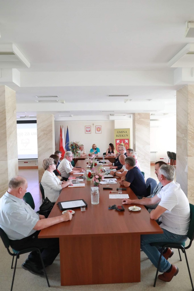 Absolutoryjna sesja Rady Gminy w Rzekuniu [30.06.2023] - zdjęcie #4 - eOstroleka.pl