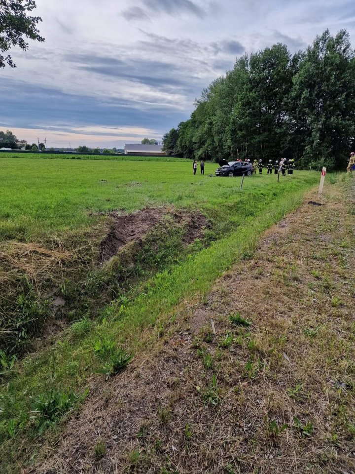 Wypadek w Wachu [30.06.2023] - zdjęcie #2 - eOstroleka.pl