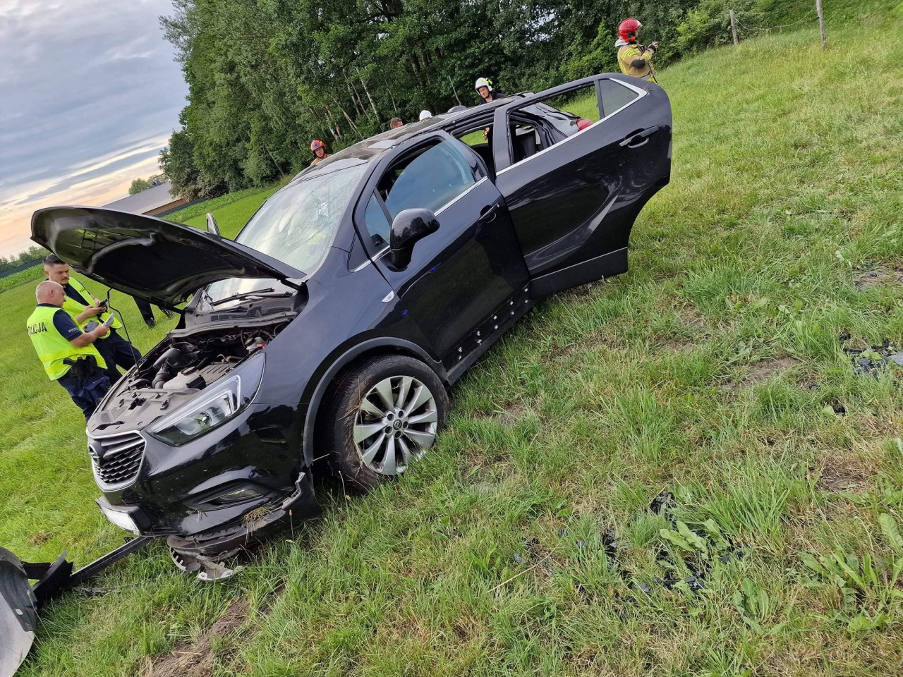 Wypadek w Wachu [30.06.2023] - zdjęcie #7 - eOstroleka.pl