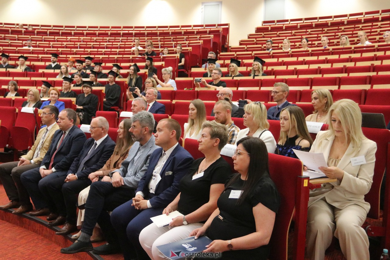 Zakończenie roku akademickiego WSAP [01.07.2023] - zdjęcie #59 - eOstroleka.pl