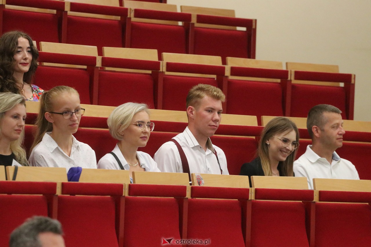 Zakończenie roku akademickiego WSAP [01.07.2023] - zdjęcie #43 - eOstroleka.pl