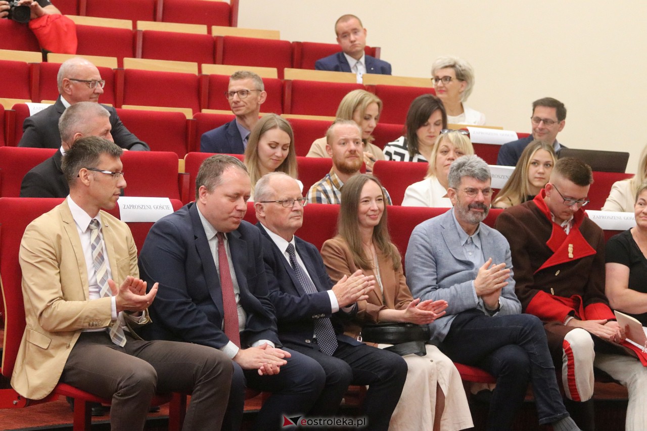 Zakończenie roku akademickiego WSAP [01.07.2023] - zdjęcie #17 - eOstroleka.pl