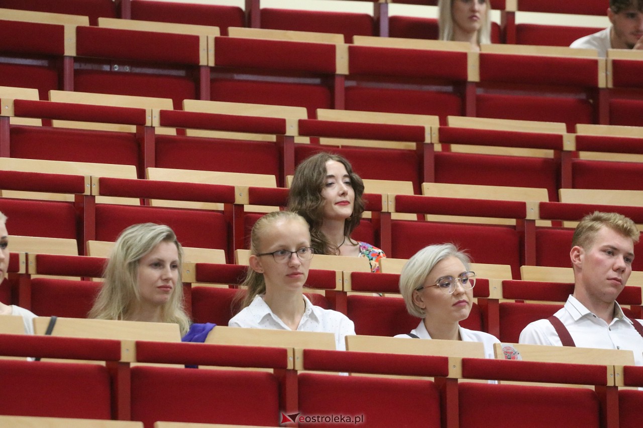 Zakończenie roku akademickiego WSAP [01.07.2023] - zdjęcie #8 - eOstroleka.pl