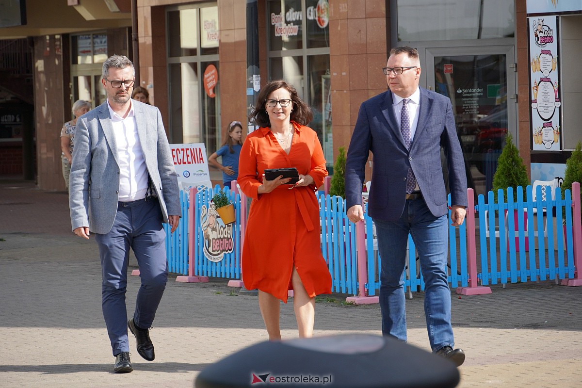 Akcja Koalicji Obywatelskiej Pilnuję wyborów - Kamila Gasiuk-Pihowicz w Ostrołęce [1.07.2023] - zdjęcie #17 - eOstroleka.pl