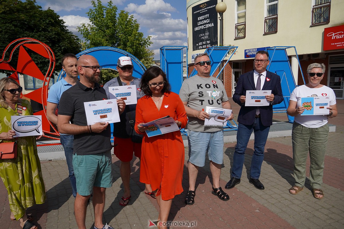 Akcja Koalicji Obywatelskiej Pilnuję wyborów - Kamila Gasiuk-Pihowicz w Ostrołęce [1.07.2023] - zdjęcie #7 - eOstroleka.pl
