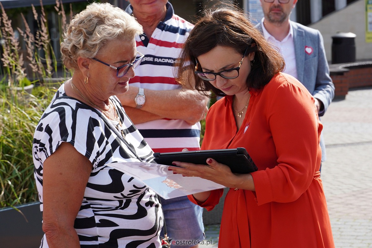 Akcja Koalicji Obywatelskiej Pilnuję wyborów - Kamila Gasiuk-Pihowicz w Ostrołęce [1.07.2023] - zdjęcie #2 - eOstroleka.pl