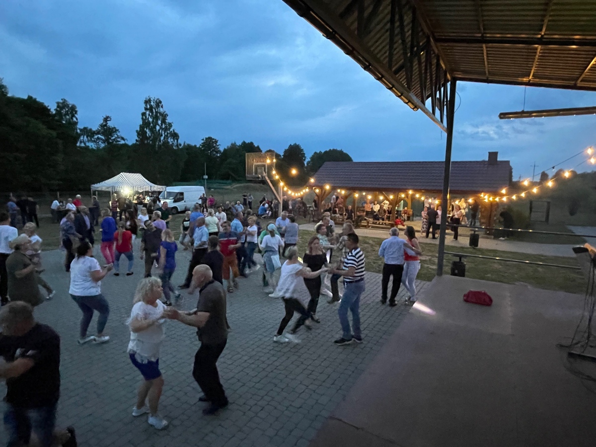 Potańcówka #WeWsiObok w Łęgu Starościńskim [01.07.2023] - zdjęcie #1 - eOstroleka.pl