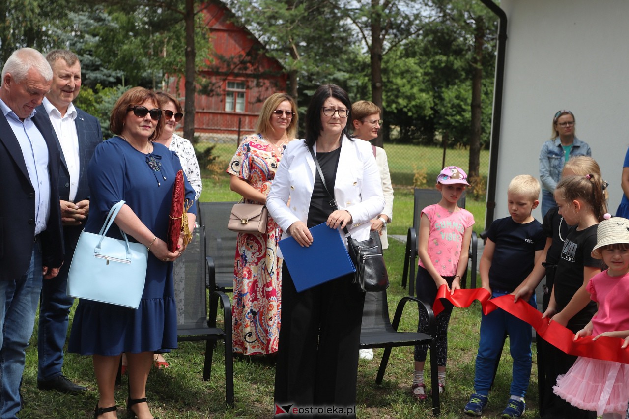 Otwarcie świetlicy wiejskiej w Janochach [02.07.2023] - zdjęcie #75 - eOstroleka.pl
