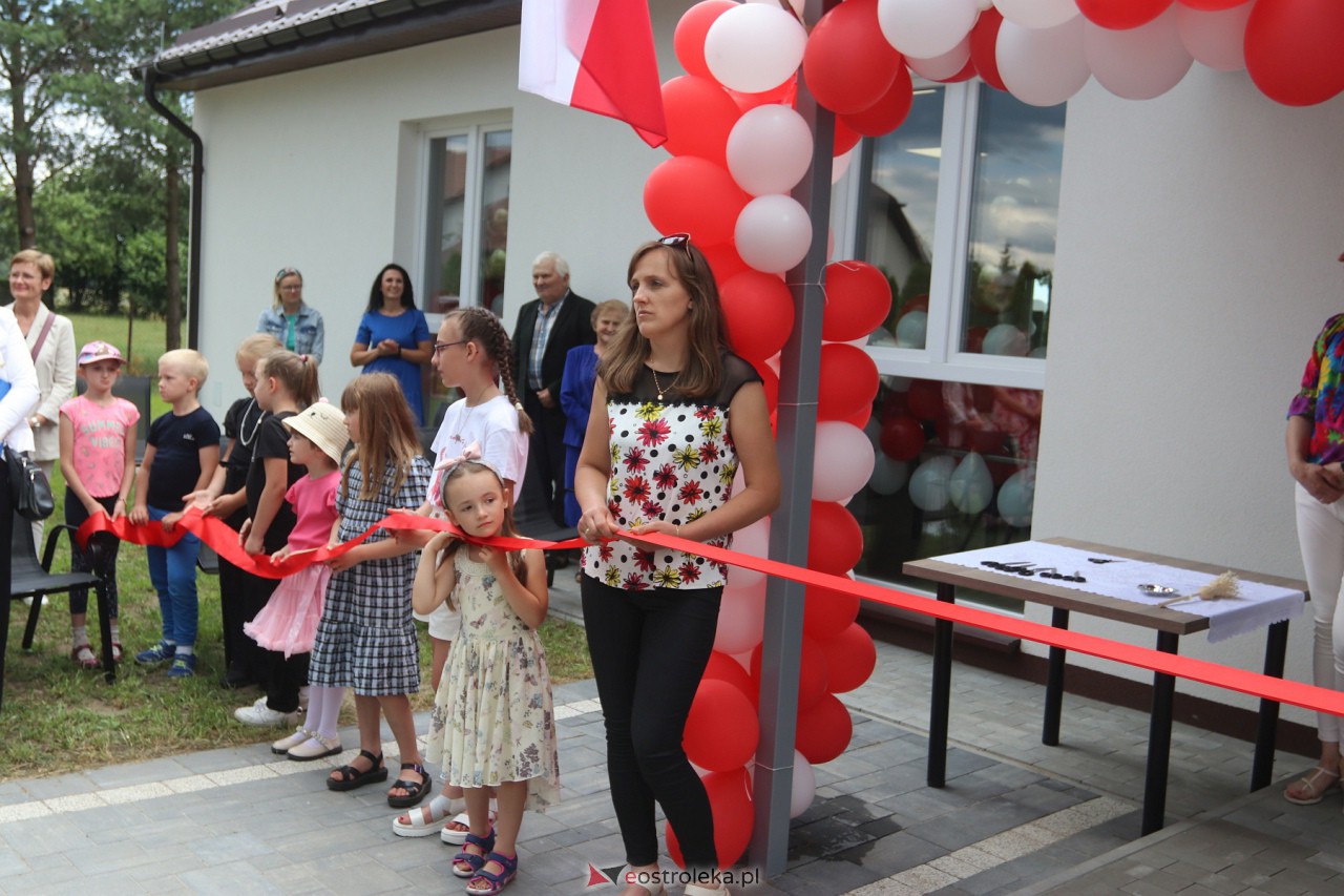 Otwarcie świetlicy wiejskiej w Janochach [02.07.2023] - zdjęcie #61 - eOstroleka.pl