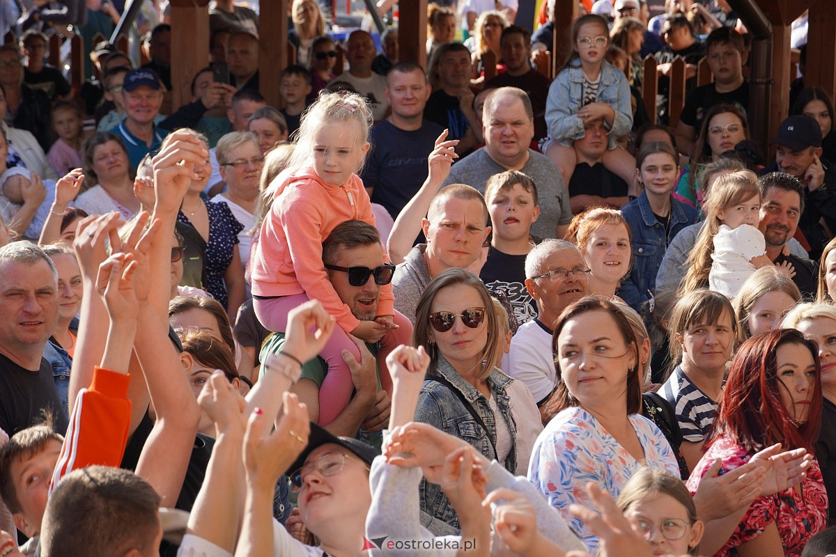 Piknik Nasz Wspólny czas w Łysych. Wystąpił zespół After Party [2.07.2023] - zdjęcie #97 - eOstroleka.pl