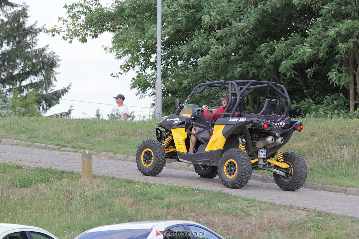 Potańcówka na plaży miejskiej. Królowały rytmy z lat 20-tych [02.07.2023] - zdjęcie #53 - eOstroleka.pl