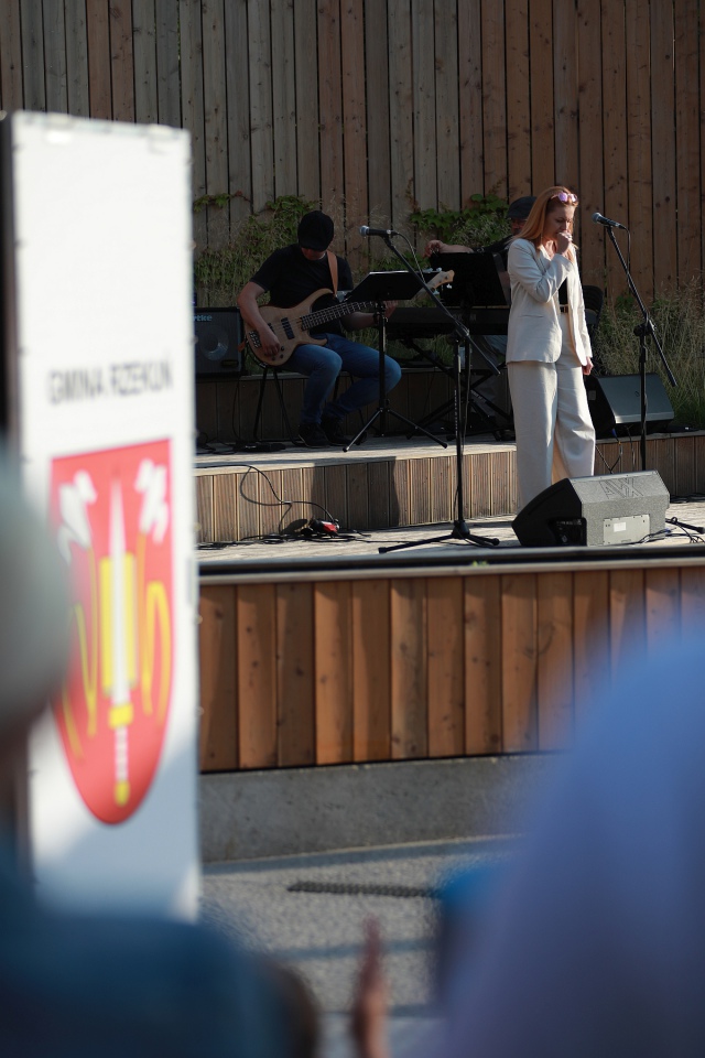Lato w tężni - recital Anety Żebrowskiej i jej zespołu [02.07.2023] - zdjęcie #62 - eOstroleka.pl