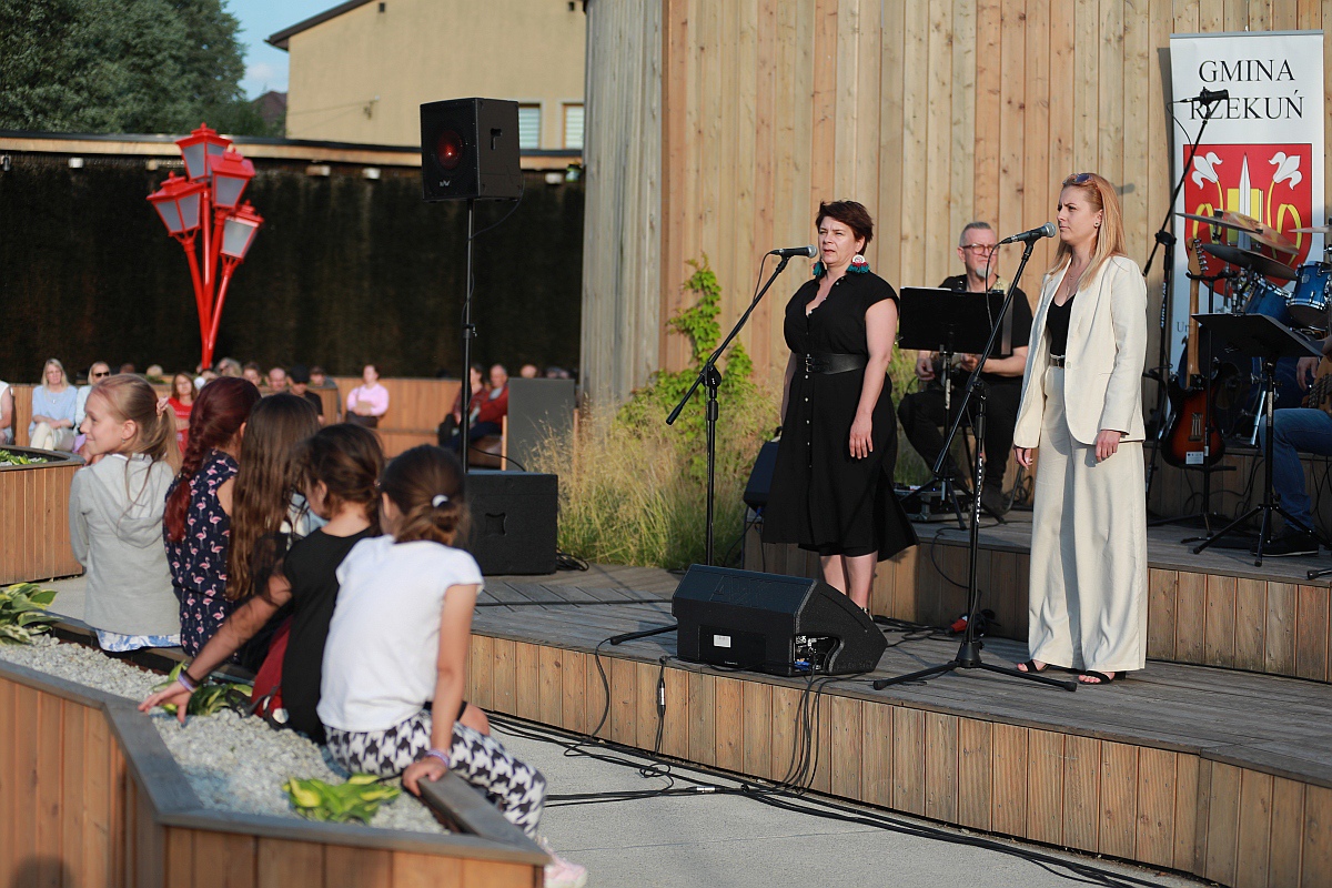 Lato w tężni - recital Anety Żebrowskiej i jej zespołu [02.07.2023] - zdjęcie #59 - eOstroleka.pl