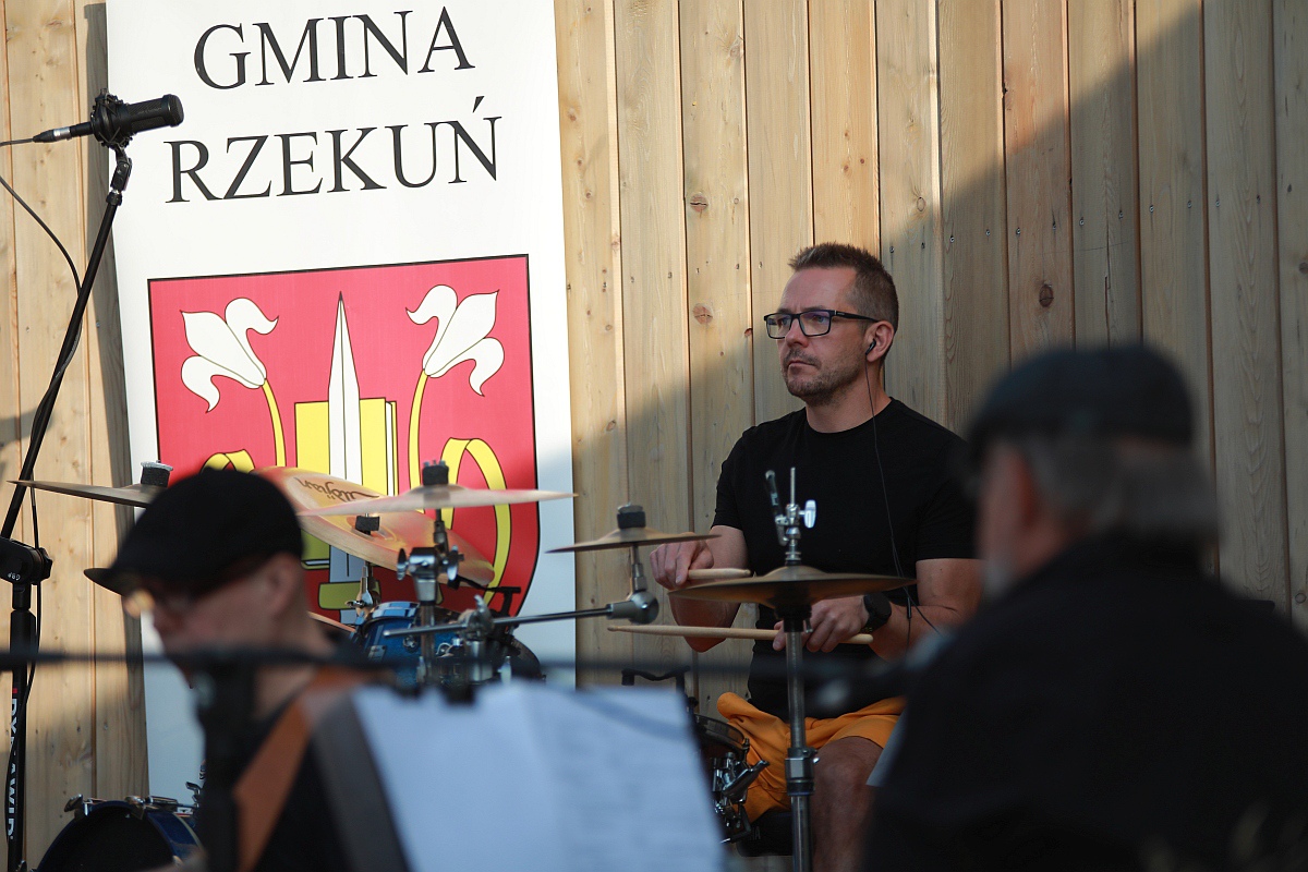 Lato w tężni - recital Anety Żebrowskiej i jej zespołu [02.07.2023] - zdjęcie #56 - eOstroleka.pl