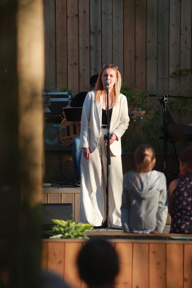 Lato w tężni - recital Anety Żebrowskiej i jej zespołu [02.07.2023] - zdjęcie #42 - eOstroleka.pl
