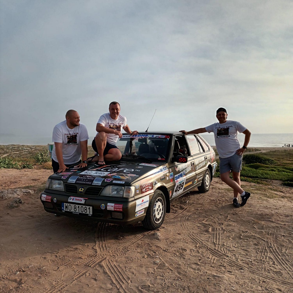 Złombol 2023: - ekipa byłego komendanta policji w Ostrołęce [05.07.2023] - zdjęcie #2 - eOstroleka.pl