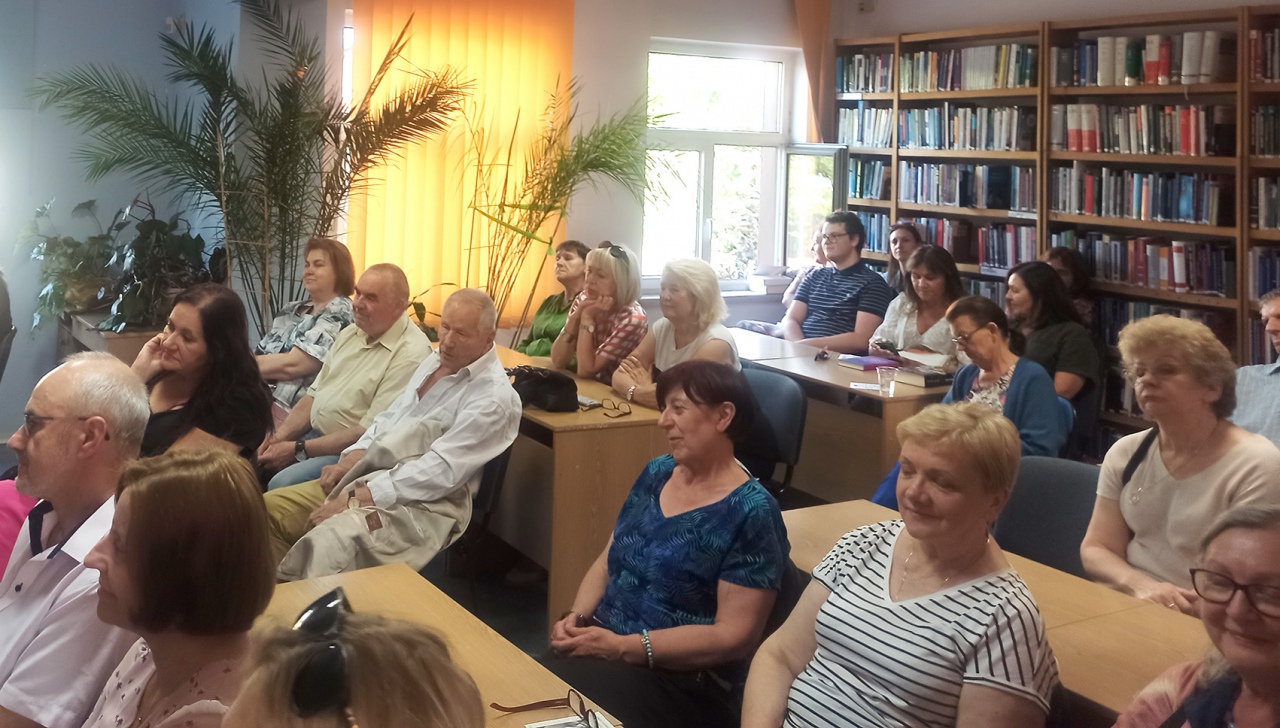 Joanna Bator w Miejskiej Bibliotece Publicznej w Ostrołęce [4.07.2023] - zdjęcie #1 - eOstroleka.pl