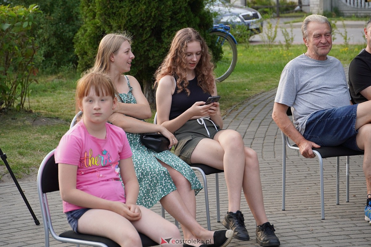 Letnie granie: Kinga Chojnowska wystąpiła w Olszewie-Borkach [5.07.2023] - zdjęcie #27 - eOstroleka.pl