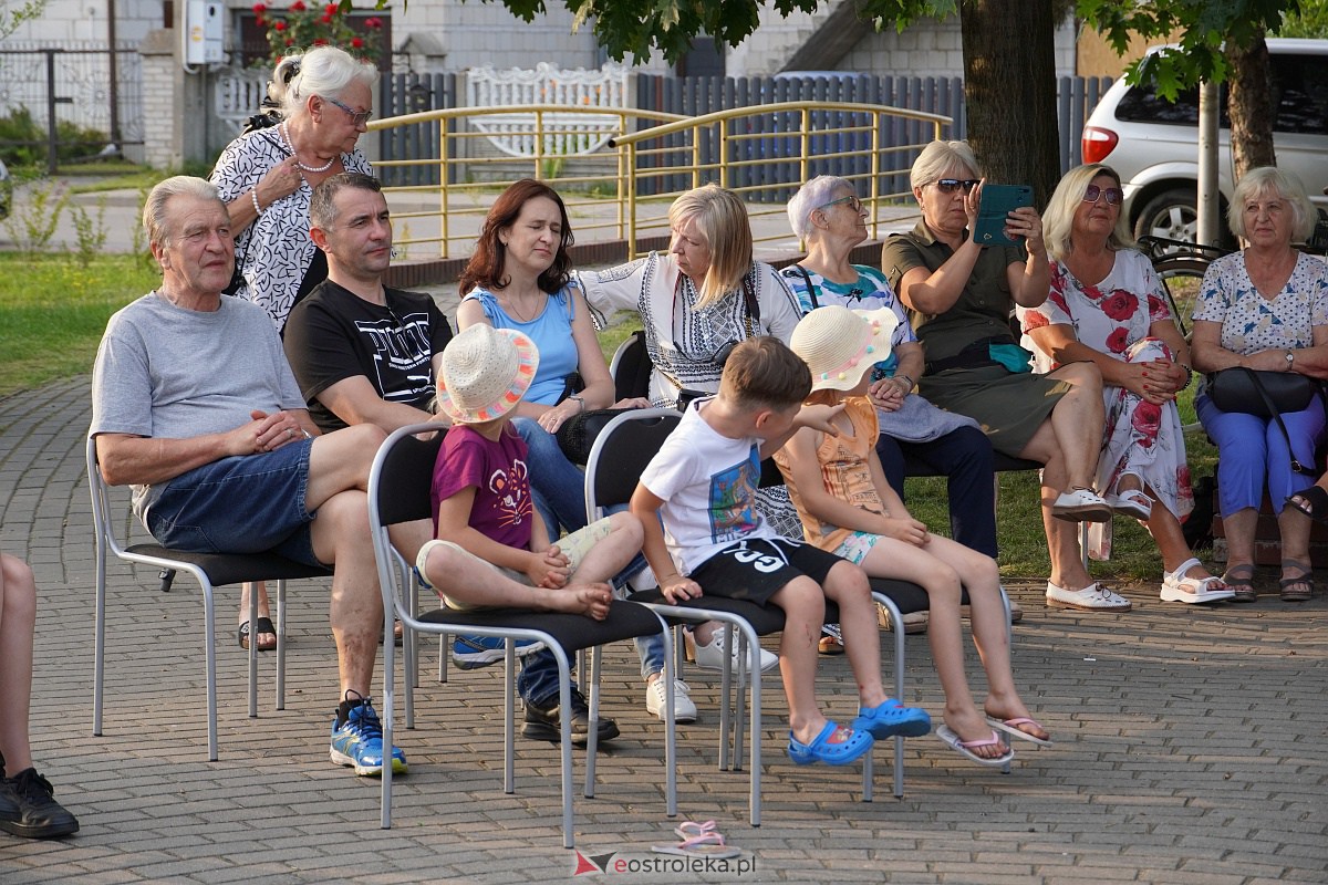 Letnie granie: Kinga Chojnowska wystąpiła w Olszewie-Borkach [5.07.2023] - zdjęcie #14 - eOstroleka.pl