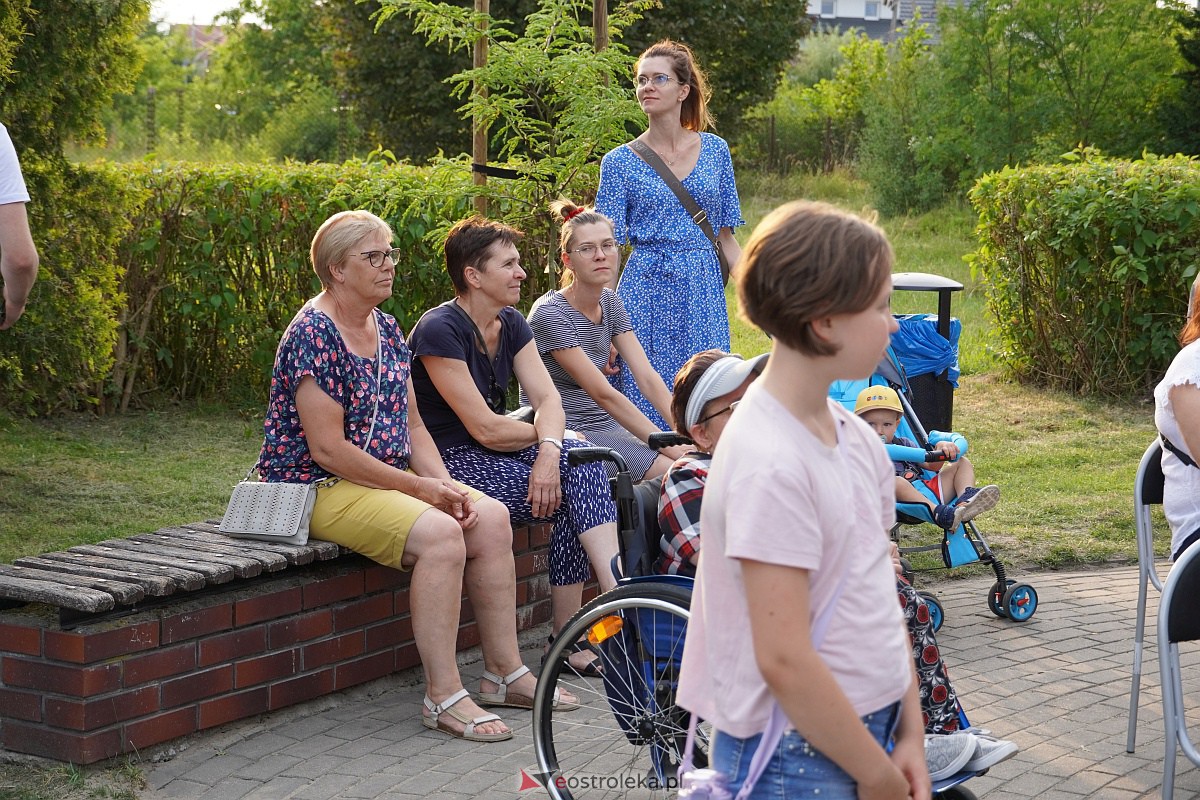 Letnie granie: Kinga Chojnowska wystąpiła w Olszewie-Borkach [5.07.2023] - zdjęcie #11 - eOstroleka.pl