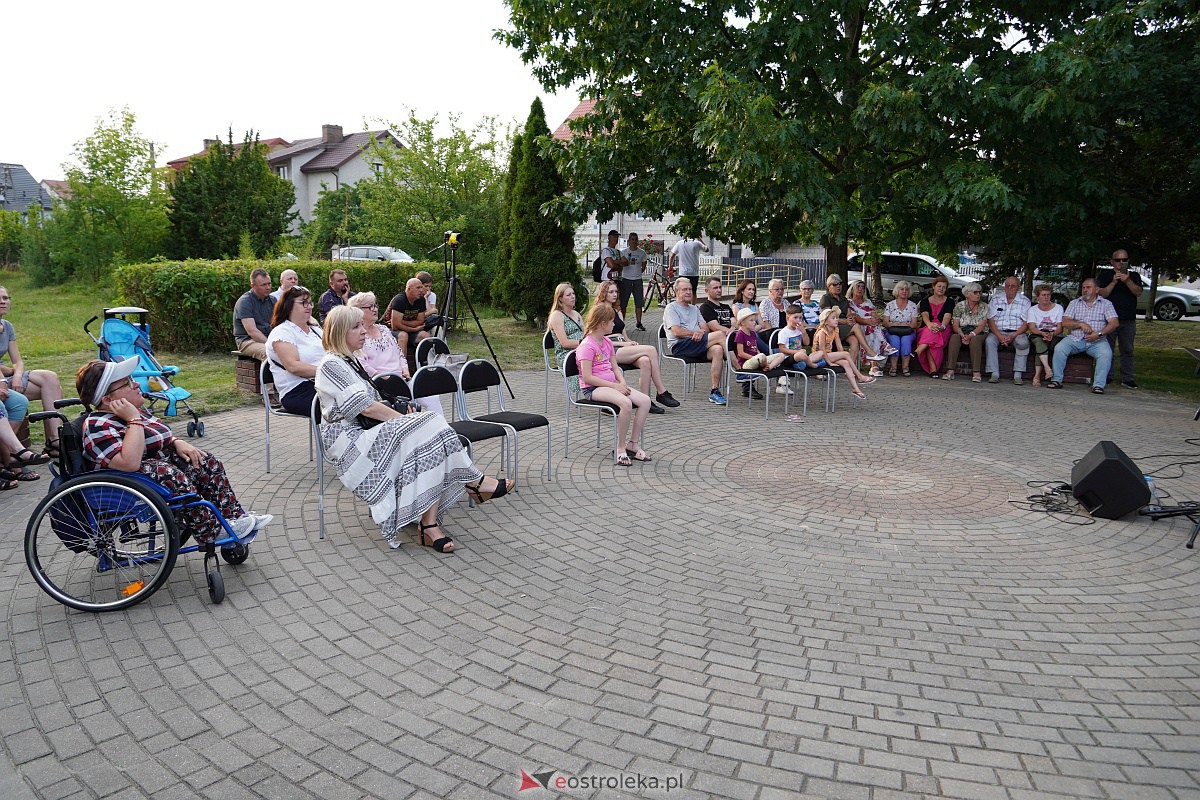 Letnie granie: Kinga Chojnowska wystąpiła w Olszewie-Borkach [5.07.2023] - zdjęcie #6 - eOstroleka.pl