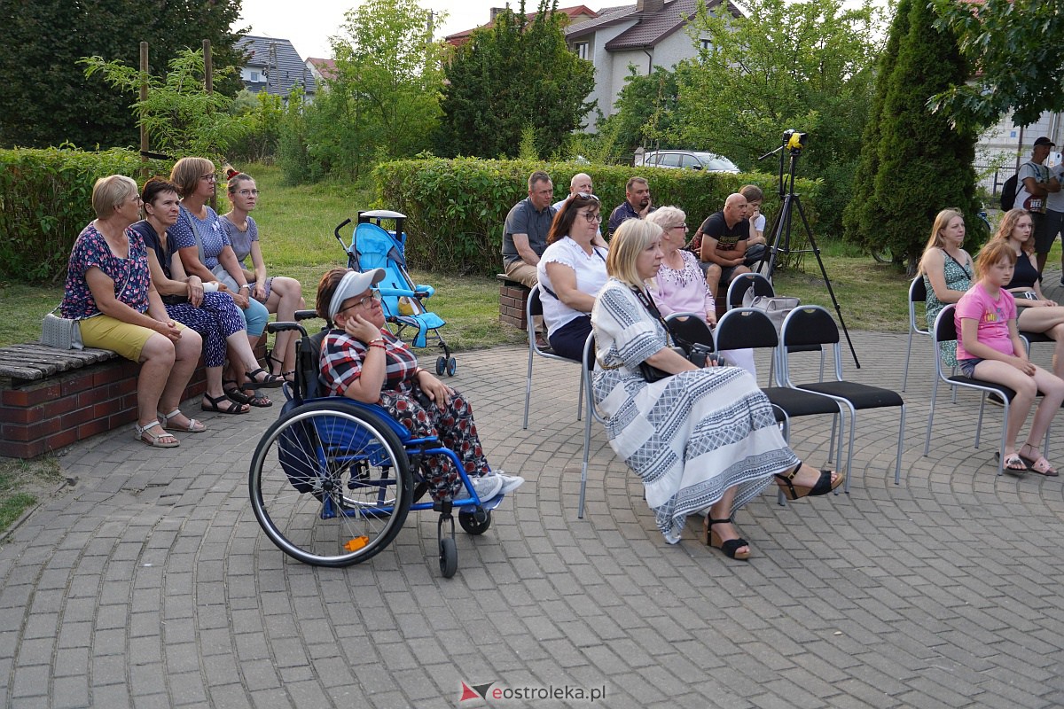 Letnie granie: Kinga Chojnowska wystąpiła w Olszewie-Borkach [5.07.2023] - zdjęcie #28 - eOstroleka.pl