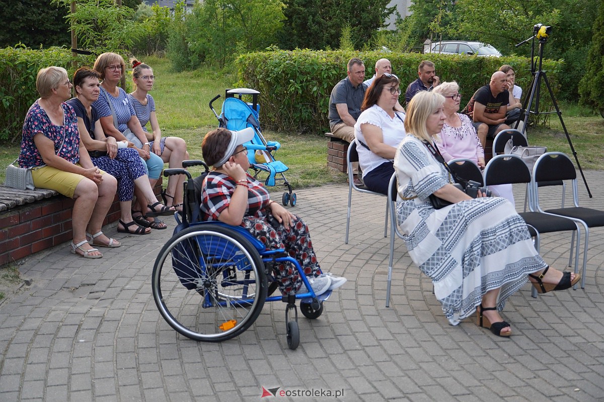 Letnie granie: Kinga Chojnowska wystąpiła w Olszewie-Borkach [5.07.2023] - zdjęcie #4 - eOstroleka.pl