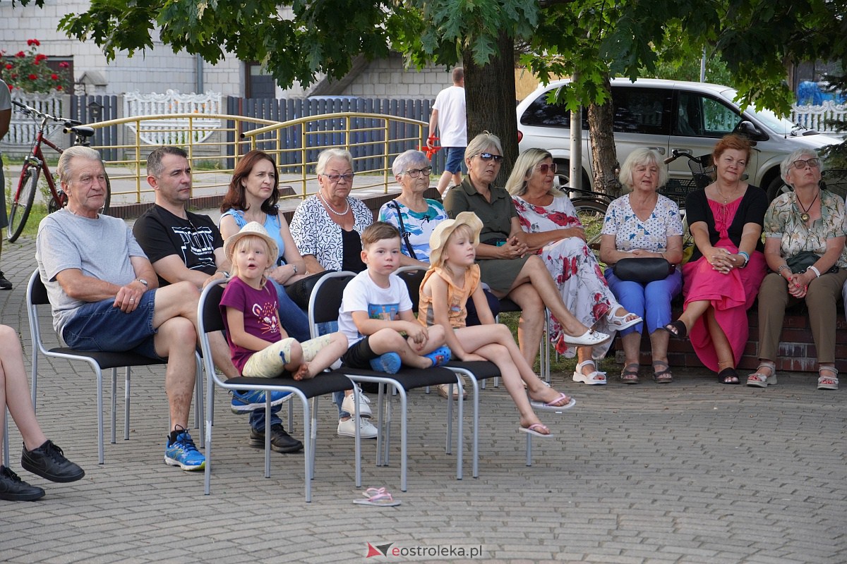 Letnie granie: Kinga Chojnowska wystąpiła w Olszewie-Borkach [5.07.2023] - zdjęcie #2 - eOstroleka.pl