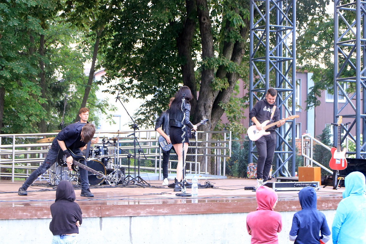 artPERON: Koncert zespołu MADMA [12.07.2023] - zdjęcie #17 - eOstroleka.pl