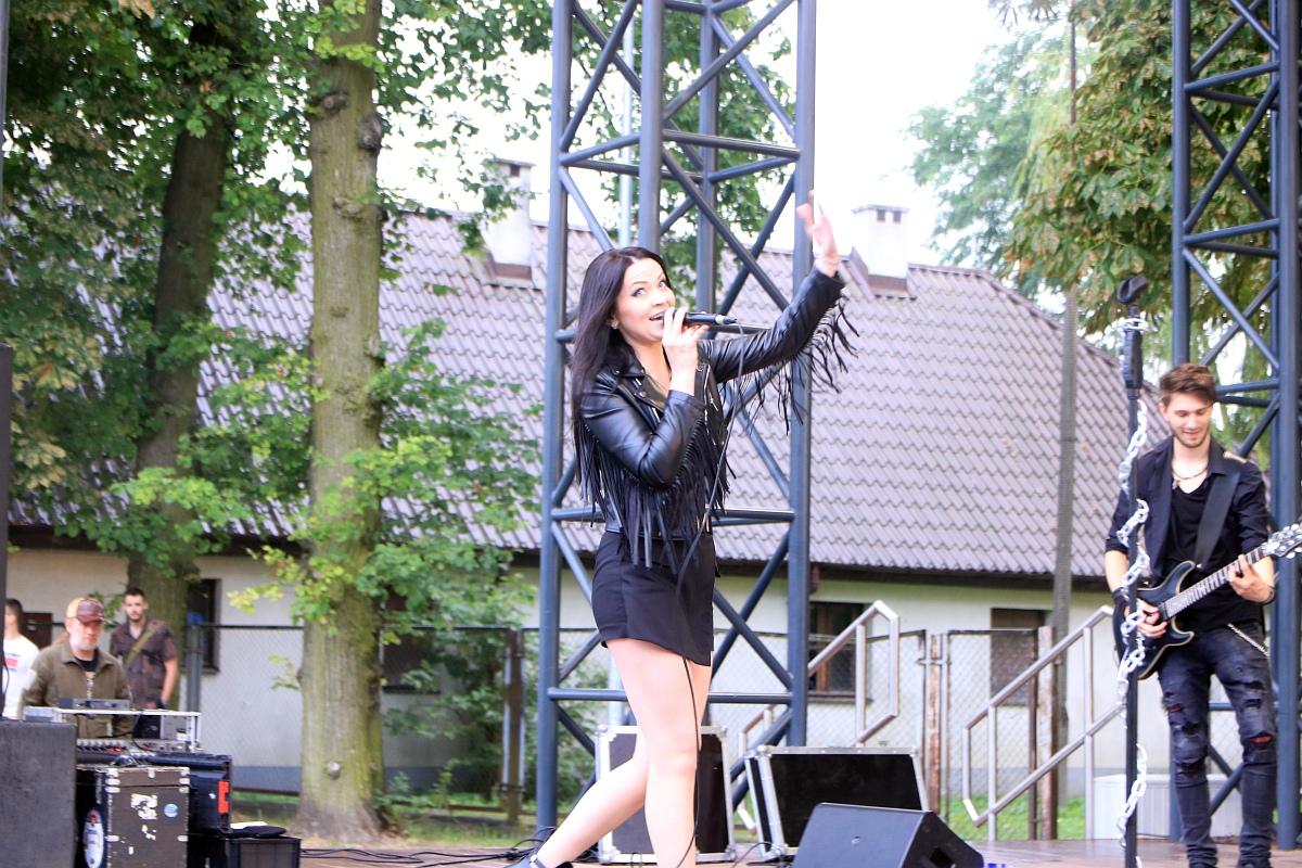 artPERON: Koncert zespołu MADMA [12.07.2023] - zdjęcie #12 - eOstroleka.pl
