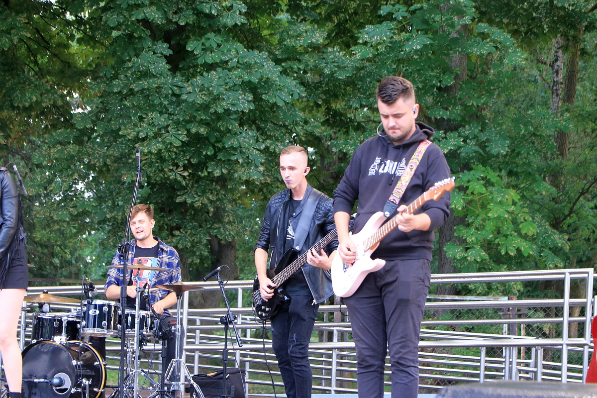 artPERON: Koncert zespołu MADMA [12.07.2023] - zdjęcie #10 - eOstroleka.pl