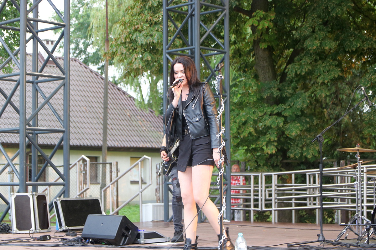artPERON: Koncert zespołu MADMA [12.07.2023] - zdjęcie #7 - eOstroleka.pl