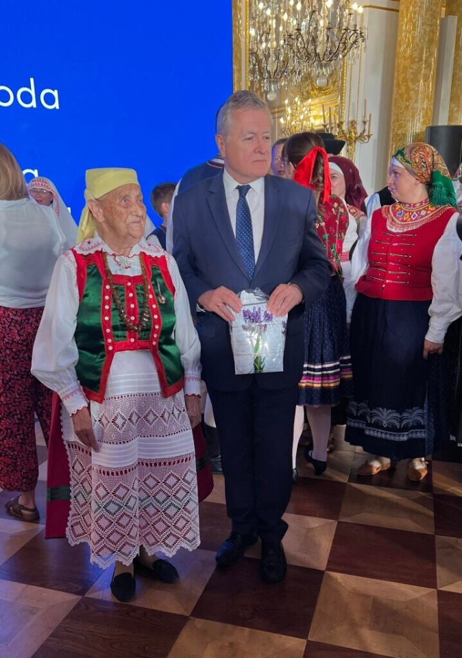 Czesławy Samsel odebrała nagrodę im. Oskara Kolberga - zdjęcie #1 - eOstroleka.pl