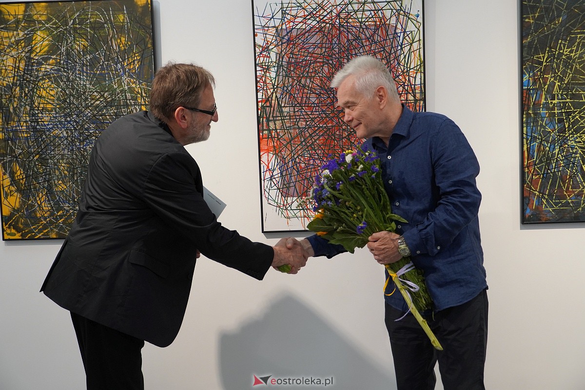 Wernisaż wystawy prac Krzysztofa Olszewskiego (nie)Pewność [13.07.2023] - zdjęcie #24 - eOstroleka.pl