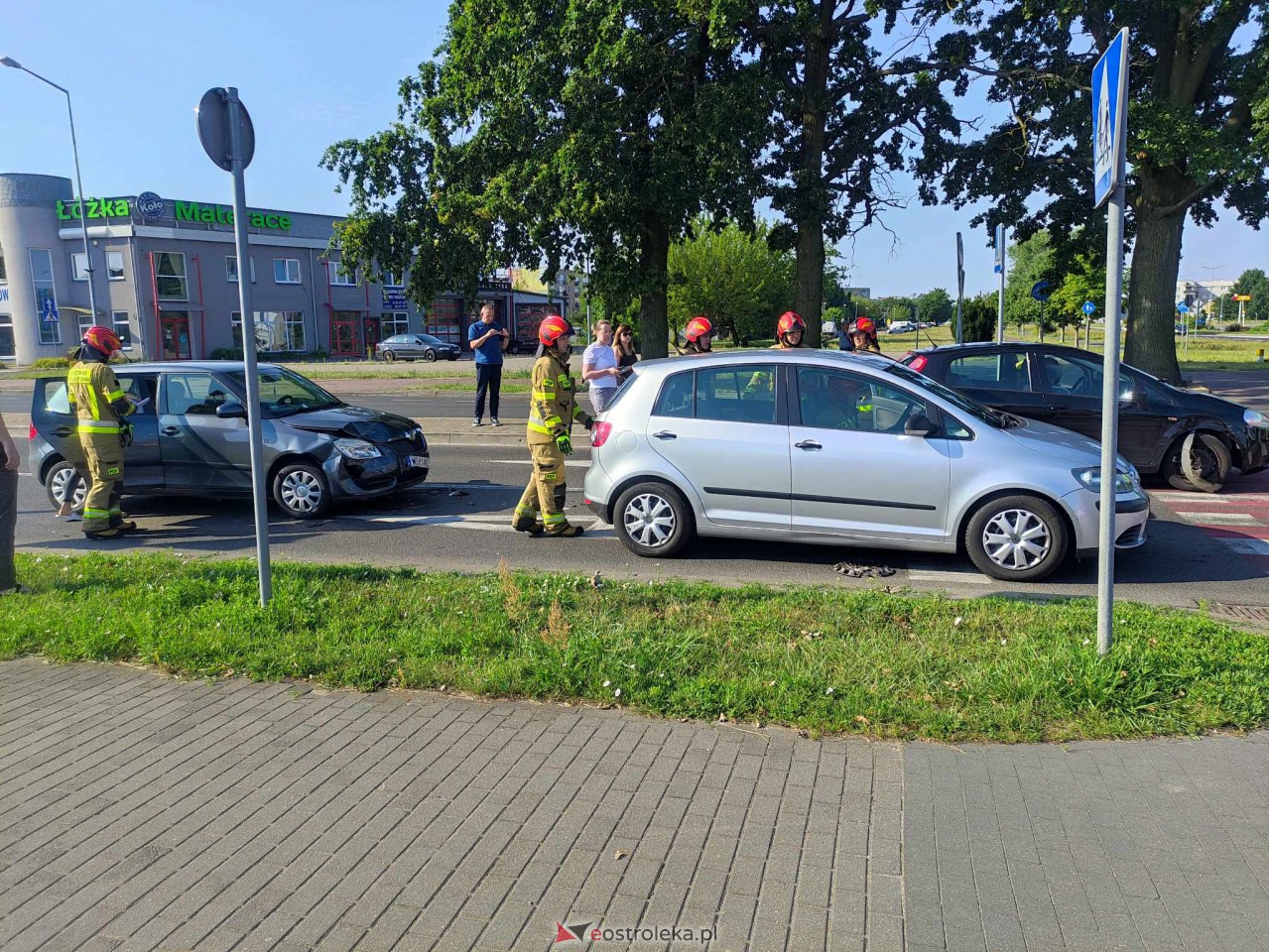Kolizja na ulicy 11 Listopada w Ostrołęce [14.07.2023] - zdjęcie #2 - eOstroleka.pl