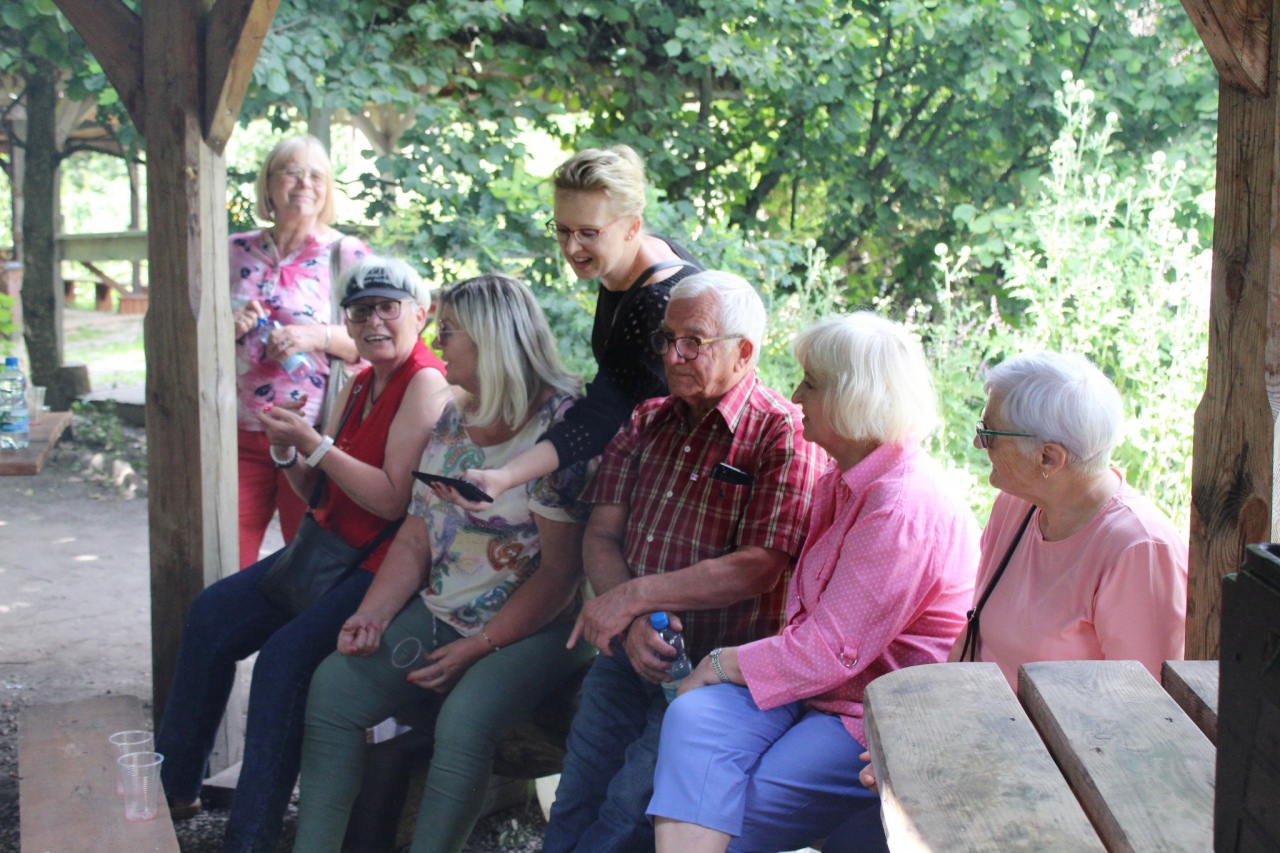 Warsztaty Na spotkanie z naturą Dziennego Domu ,,Senior+ w Olszewie-Borkach - zdjęcie #1 - eOstroleka.pl