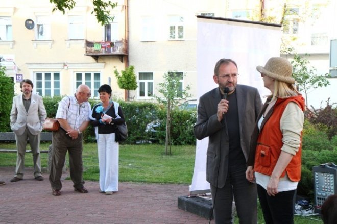 14.05 - Plenerowa prezentacja fotografii wielkoformatowej Duśki Markowskiej-Resich - zdjęcie #7 - eOstroleka.pl