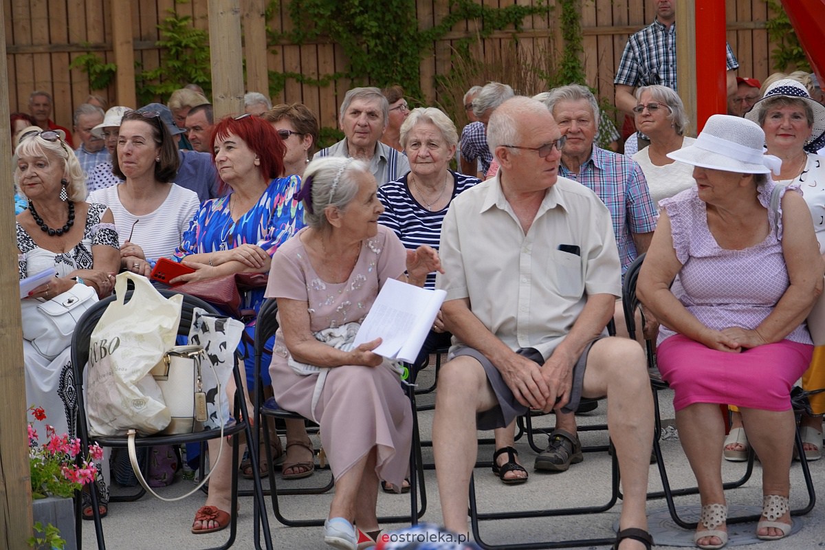 „Muzyczne Lato w Tężni”: Wystąpił Chór O! la! la! [16.07.2023] - zdjęcie #42 - eOstroleka.pl