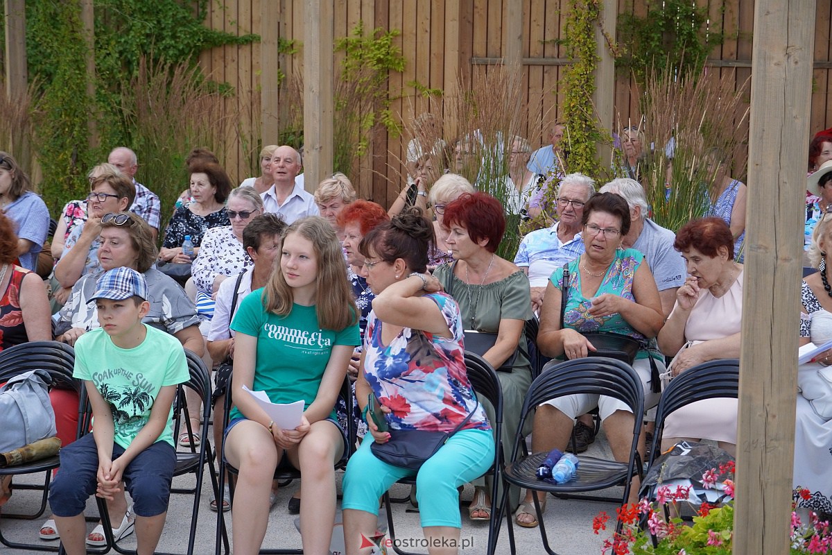 „Muzyczne Lato w Tężni”: Wystąpił Chór O! la! la! [16.07.2023] - zdjęcie #38 - eOstroleka.pl
