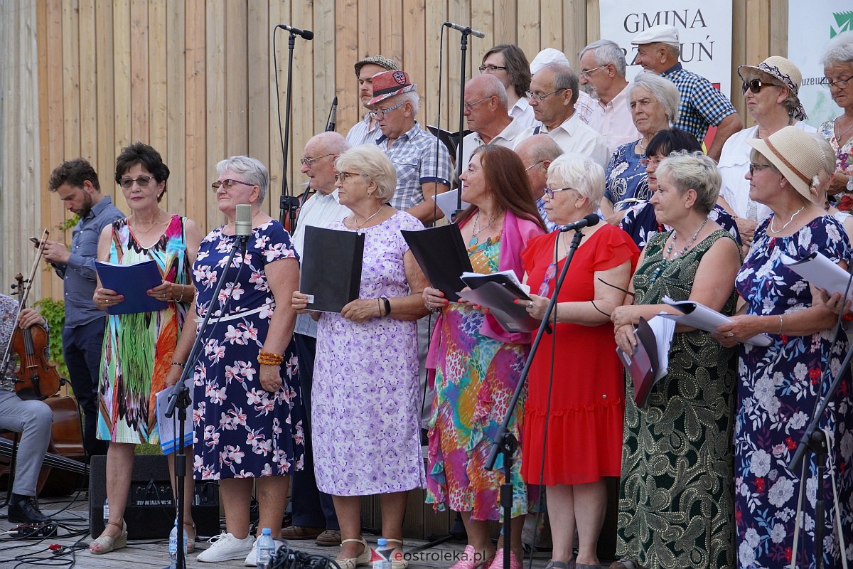 „Muzyczne Lato w Tężni”: Wystąpił Chór O! la! la! [16.07.2023] - zdjęcie #13 - eOstroleka.pl