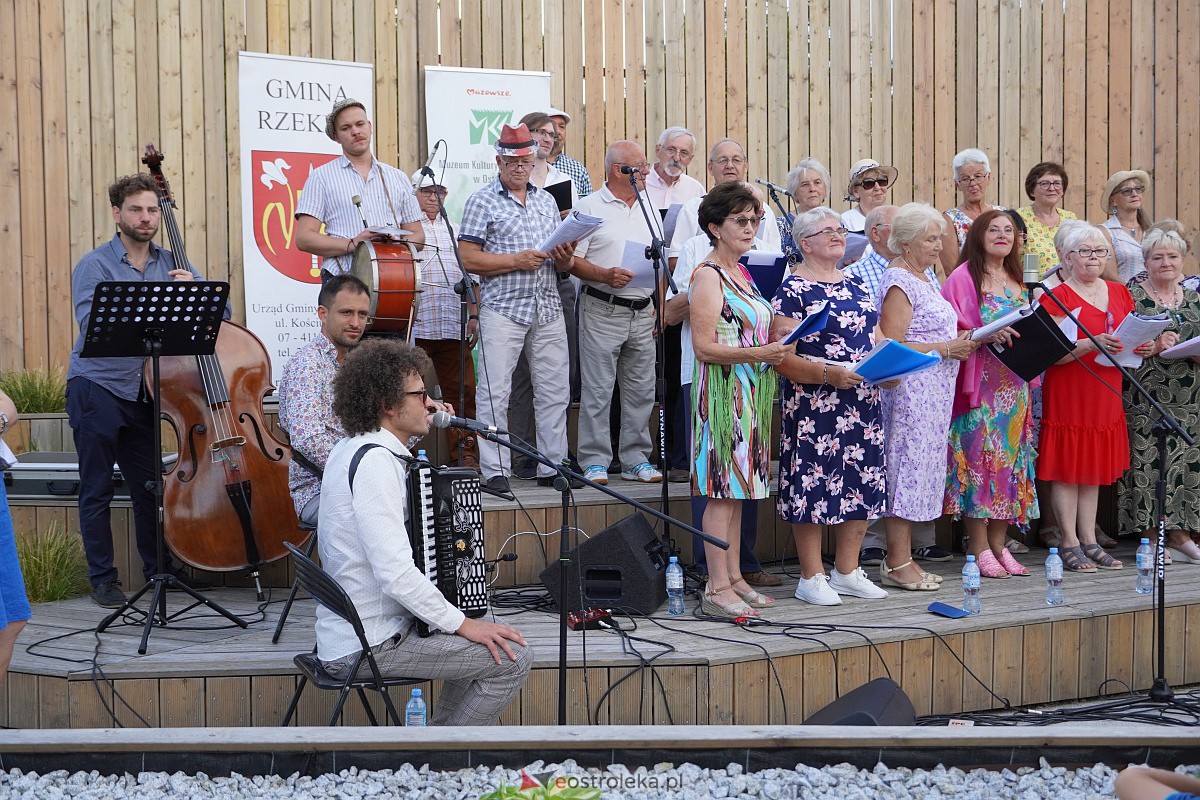 „Muzyczne Lato w Tężni”: Wystąpił Chór O! la! la! [16.07.2023] - zdjęcie #3 - eOstroleka.pl