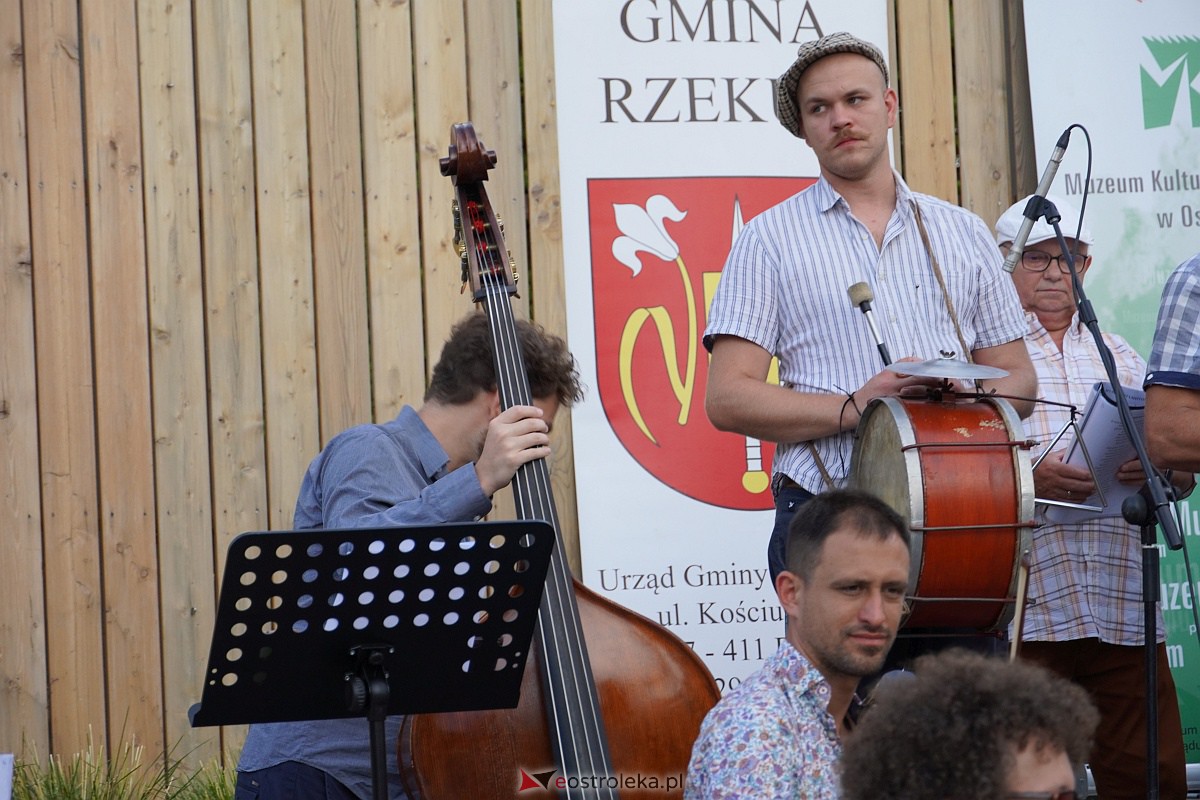 „Muzyczne Lato w Tężni”: Wystąpił Chór O! la! la! [16.07.2023] - zdjęcie #2 - eOstroleka.pl