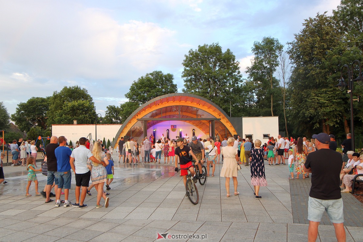 Muzyczne wydarzenie na letniej scenie w Amfiteatrze w Troszynie [16.07.2023] - zdjęcie #1 - eOstroleka.pl
