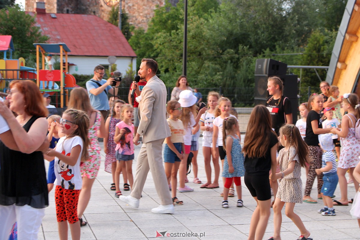 Muzyczne wydarzenie na letniej scenie w Amfiteatrze w Troszynie [16.07.2023] - zdjęcie #204 - eOstroleka.pl