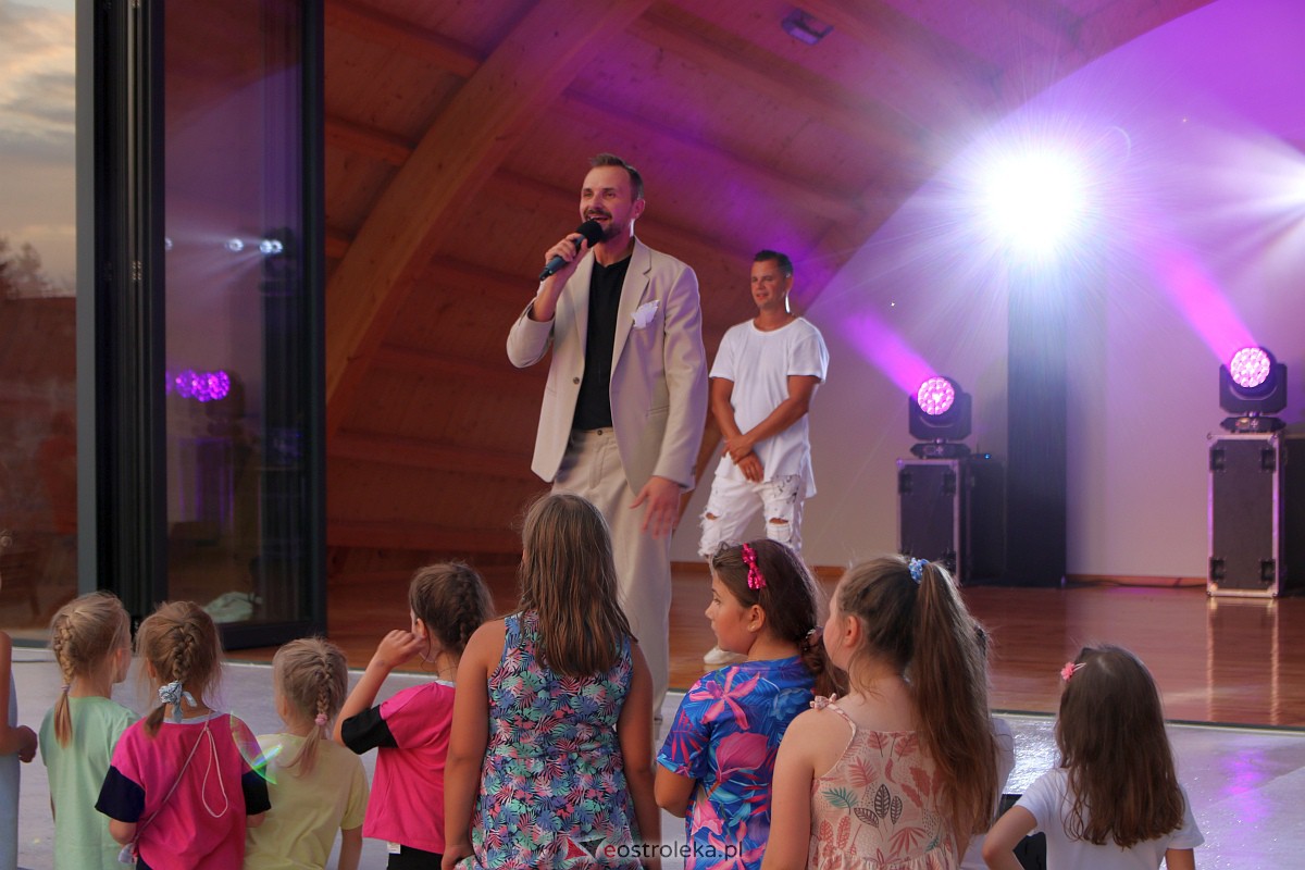 Muzyczne wydarzenie na letniej scenie w Amfiteatrze w Troszynie [16.07.2023] - zdjęcie #199 - eOstroleka.pl