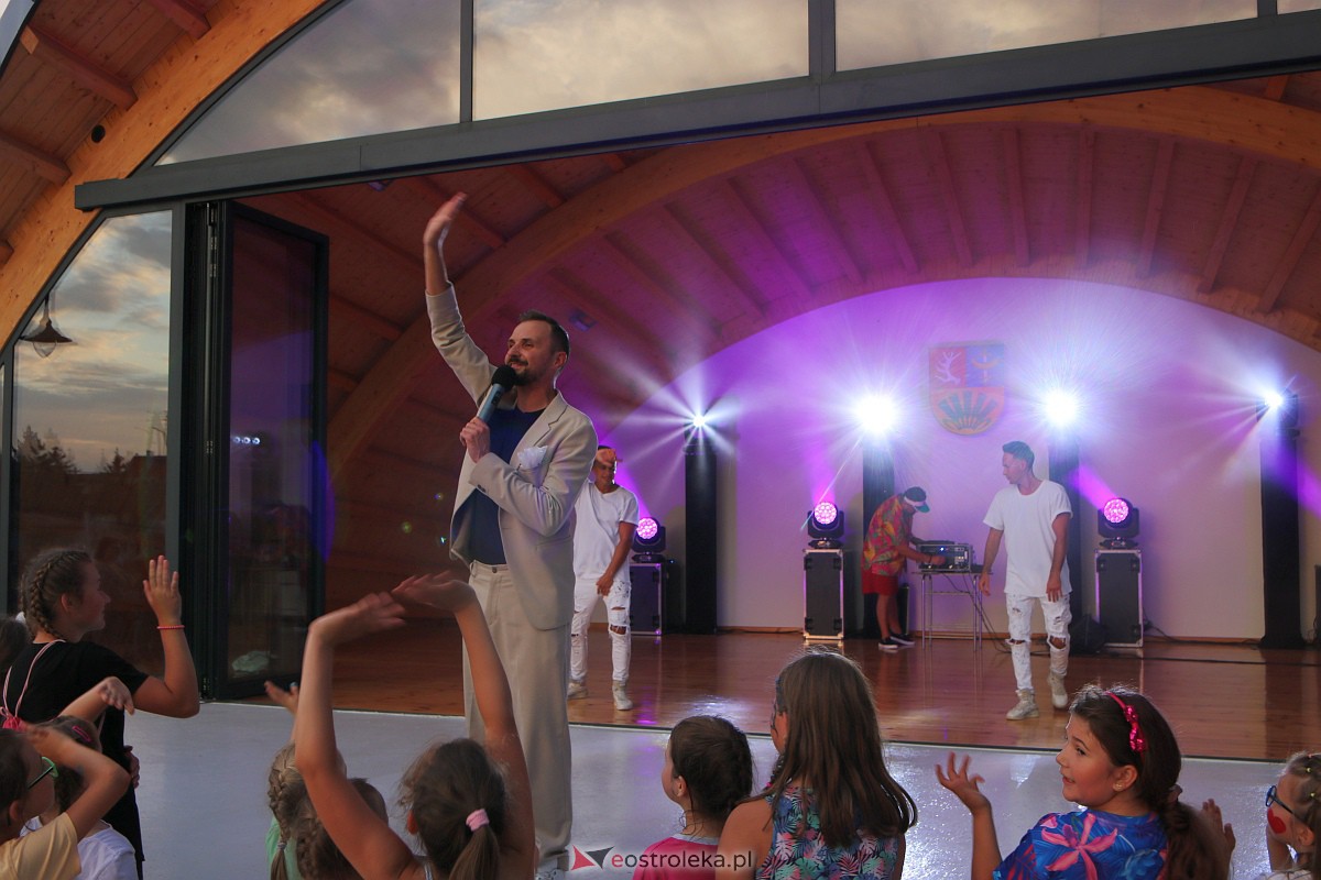 Muzyczne wydarzenie na letniej scenie w Amfiteatrze w Troszynie [16.07.2023] - zdjęcie #195 - eOstroleka.pl