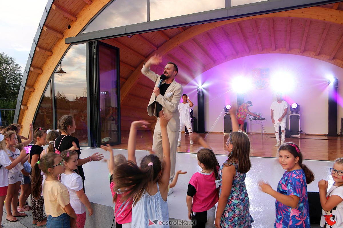Muzyczne wydarzenie na letniej scenie w Amfiteatrze w Troszynie [16.07.2023] - zdjęcie #194 - eOstroleka.pl