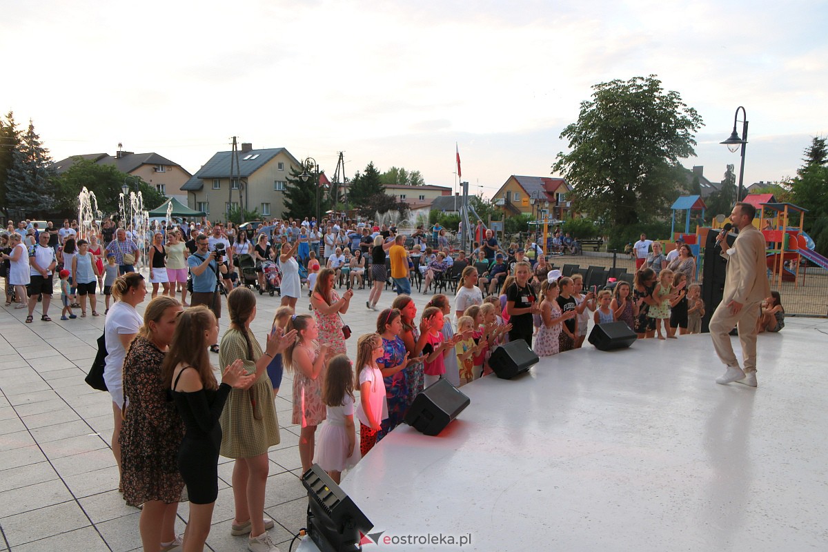 Muzyczne wydarzenie na letniej scenie w Amfiteatrze w Troszynie [16.07.2023] - zdjęcie #22 - eOstroleka.pl