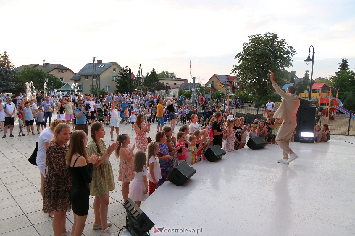 Muzyczne wydarzenie na letniej scenie w Amfiteatrze w Troszynie [16.07.2023] - zdjęcie #23 - eOstroleka.pl
