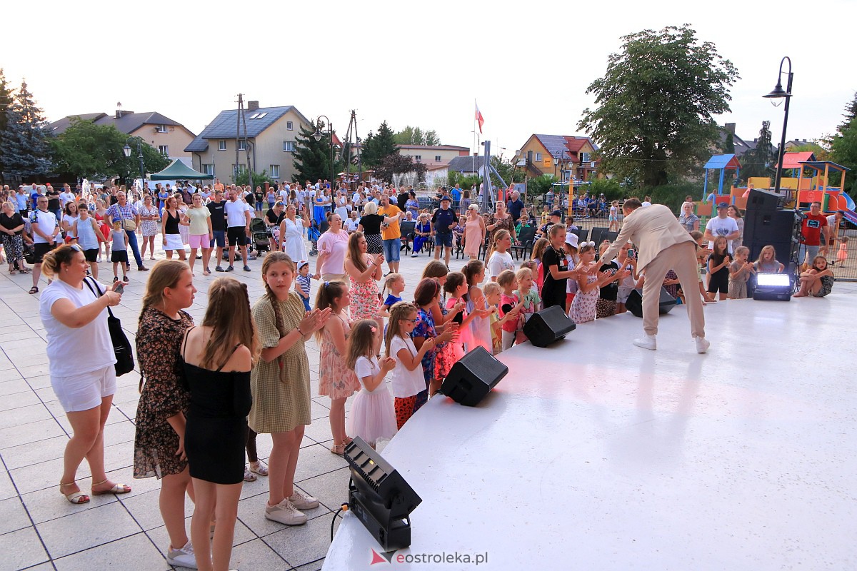 Muzyczne wydarzenie na letniej scenie w Amfiteatrze w Troszynie [16.07.2023] - zdjęcie #26 - eOstroleka.pl